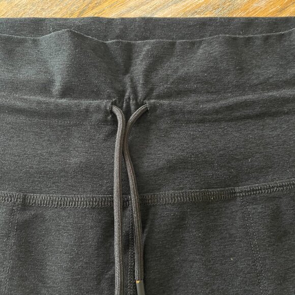 BEYOND YOGA cropped 22.5 inseam/26" waist/drawstring legging/XL (check measure - Picture 2 of 7